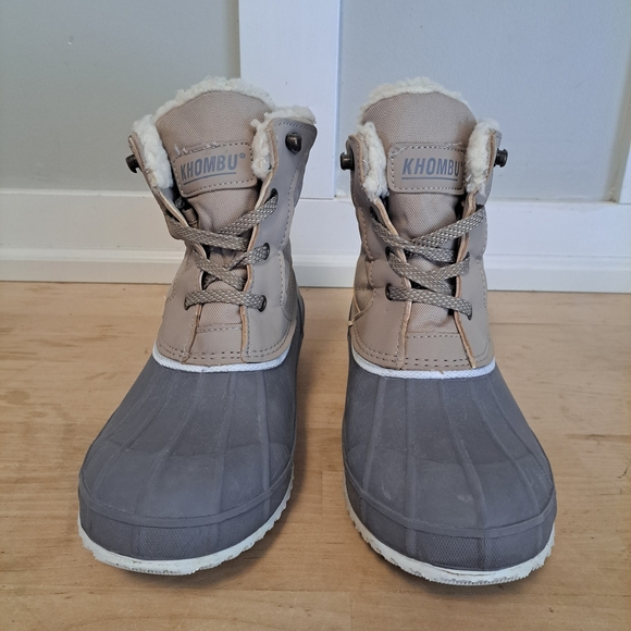 Khombu Waterproof Winter Duck Boots
Size: 8 - Picture 4 of 5